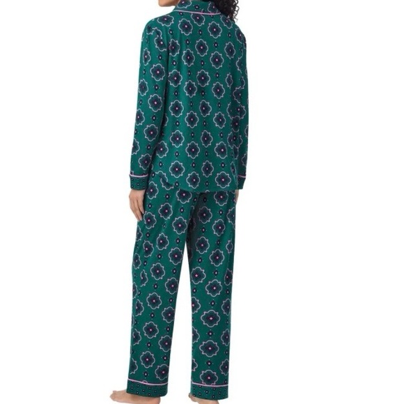 ⭐️ Firm Price ⭐️ worn once Room Service Green Geo Pajama Set - Picture 3 of 7